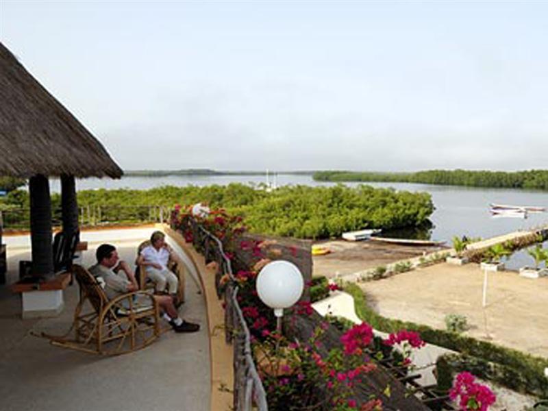 Keur Saloum Hotel Toubakouta Bagian luar foto