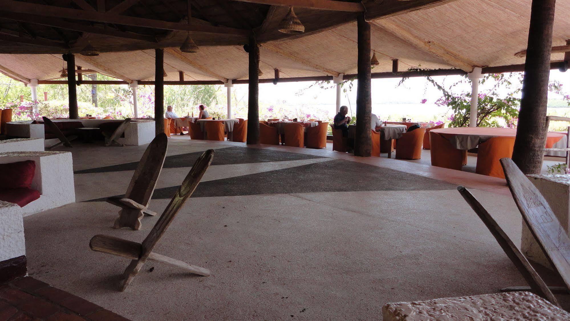 Keur Saloum Hotel Toubakouta Bagian luar foto
